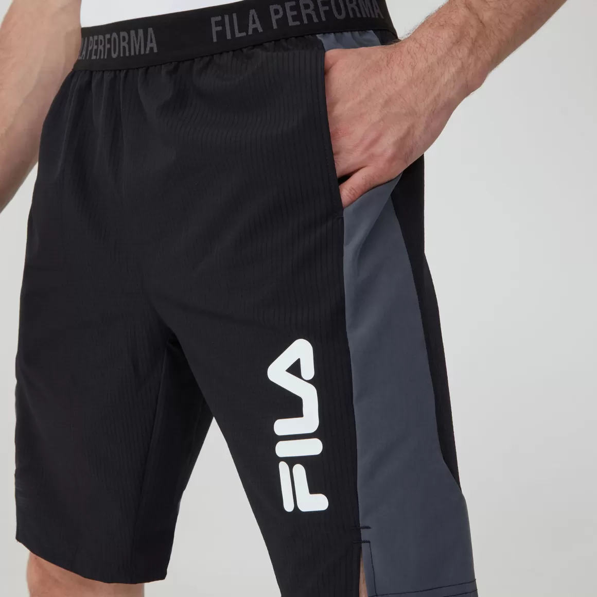 FILA Bermuda Esportiva Masculina Train - 9" Preta e Cinza - * Academia e treino | Academia e treino