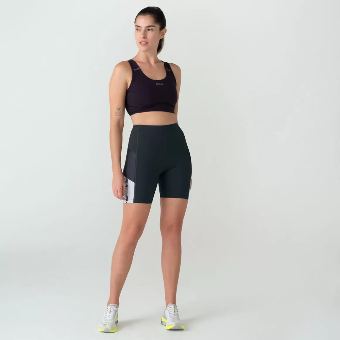 FILA Bermuda Performa Fit Feminina - * Respirabilidade | Compressão