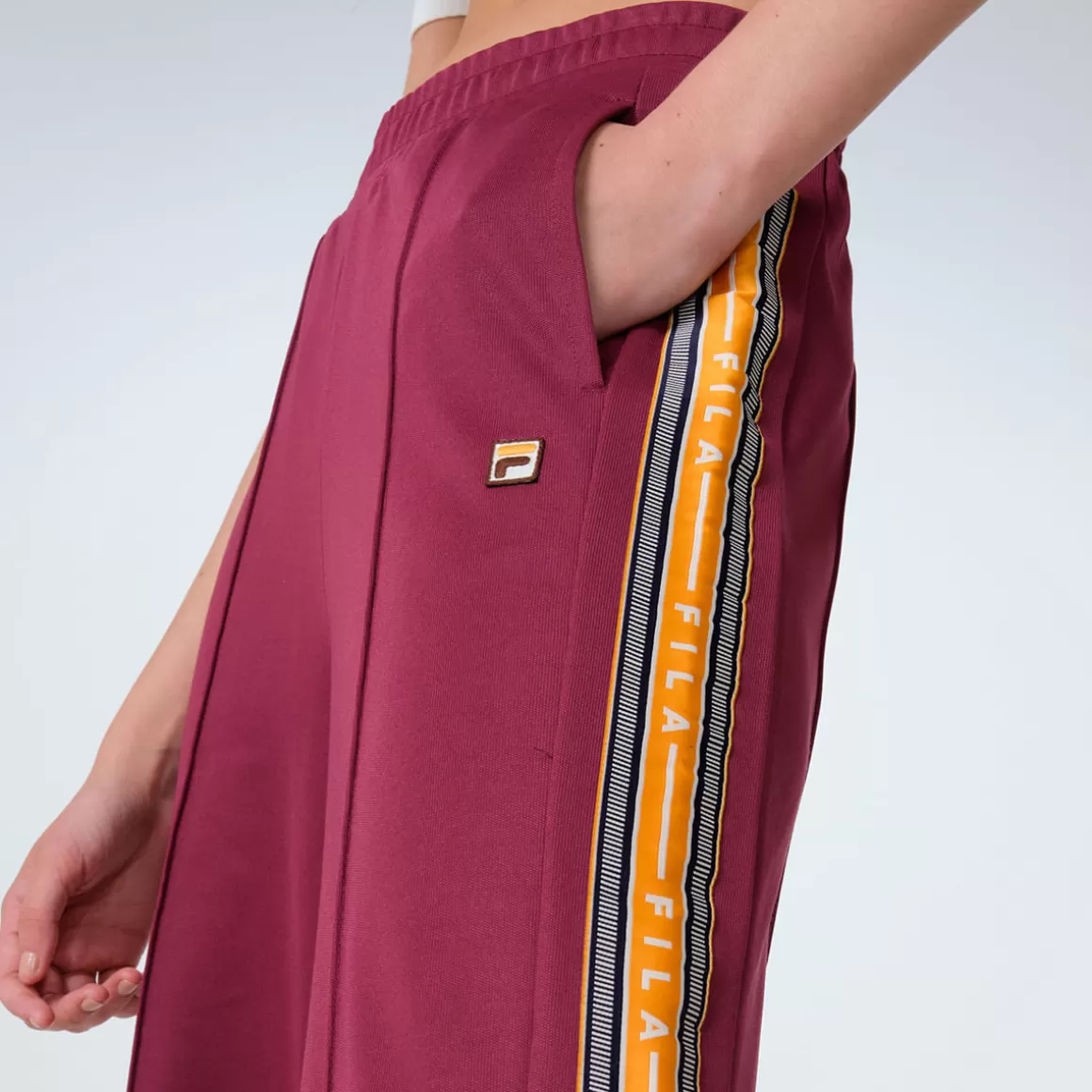 FILA Calça Casual Feminina Ella Track W/ Tape Bordô - * Heritage | Leggings e calças