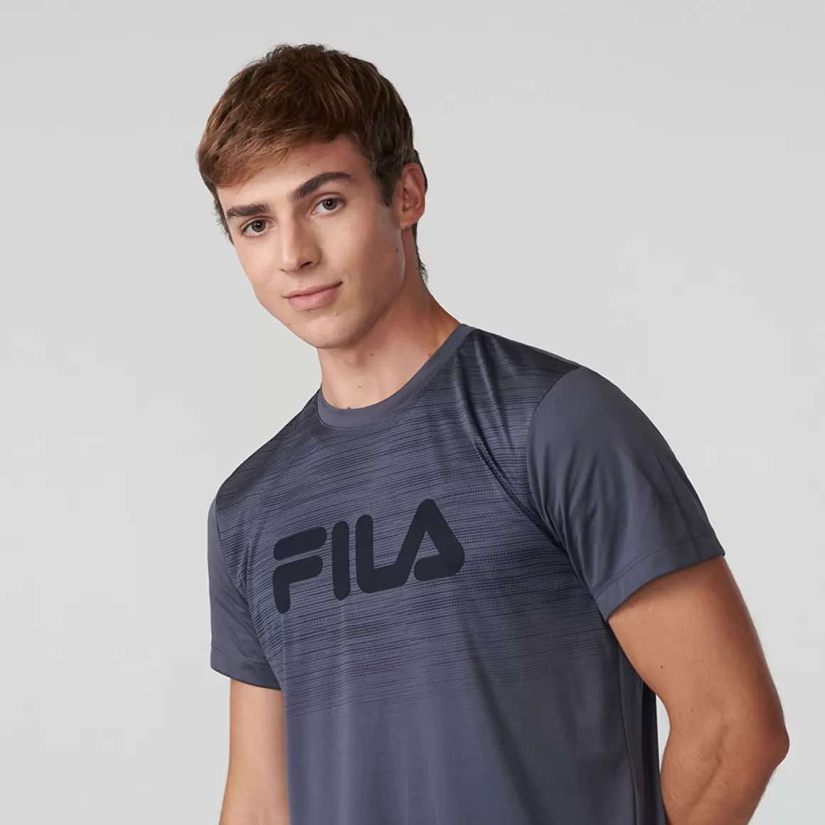 FILA Camiseta Esportiva Basic Run Print Cinza Escuro - * Roupas com Proteção UV | Caminhada e corrida