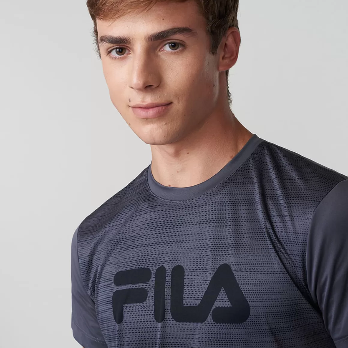 FILA Camiseta Esportiva Basic Run Print Cinza Escuro - * Roupas com Proteção UV | Caminhada e corrida