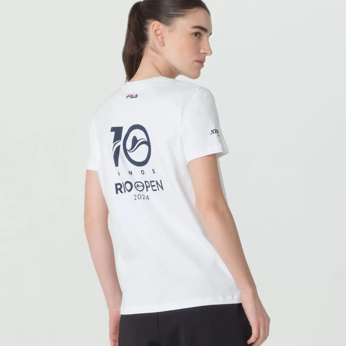 FILA Camiseta 10 Anos Premium Feminina - * Lifestyle | Blusas, camisetas e regatas