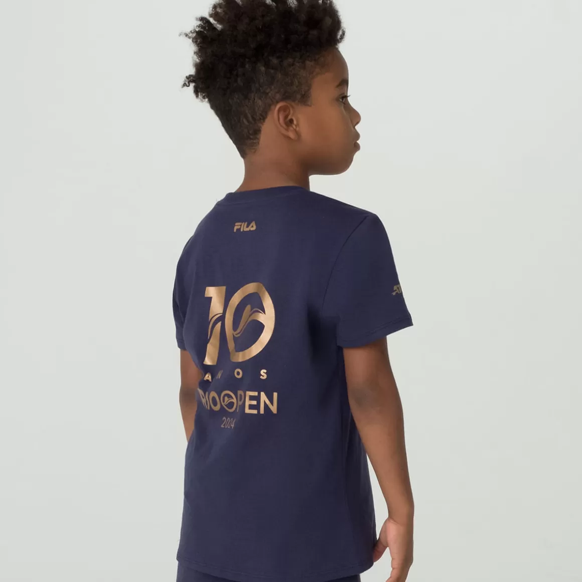 FILA Camiseta 10 Anos Premium Juvenil - * Controle de temperatura | Roupas com Proteção UV