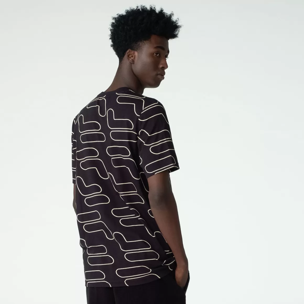 FILA Camiseta Letter Full Print Masculina - * Lifestyle | Camisetas e regatas