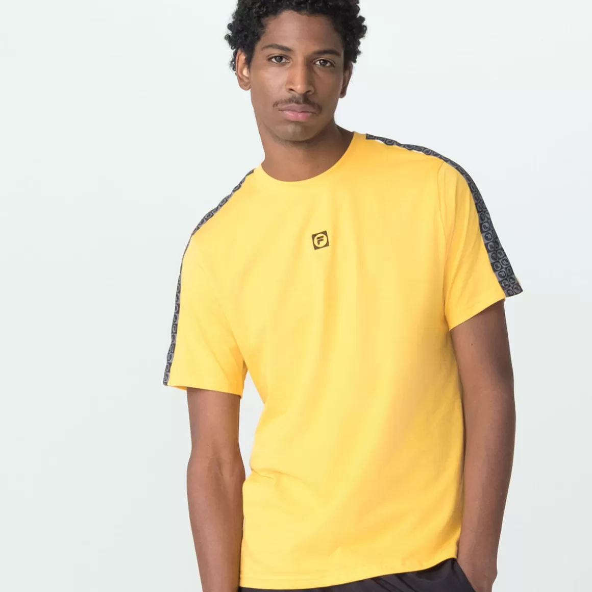 FILA Camiseta Letter Tape Outline Masculina - * Lifestyle | Camisetas e regatas