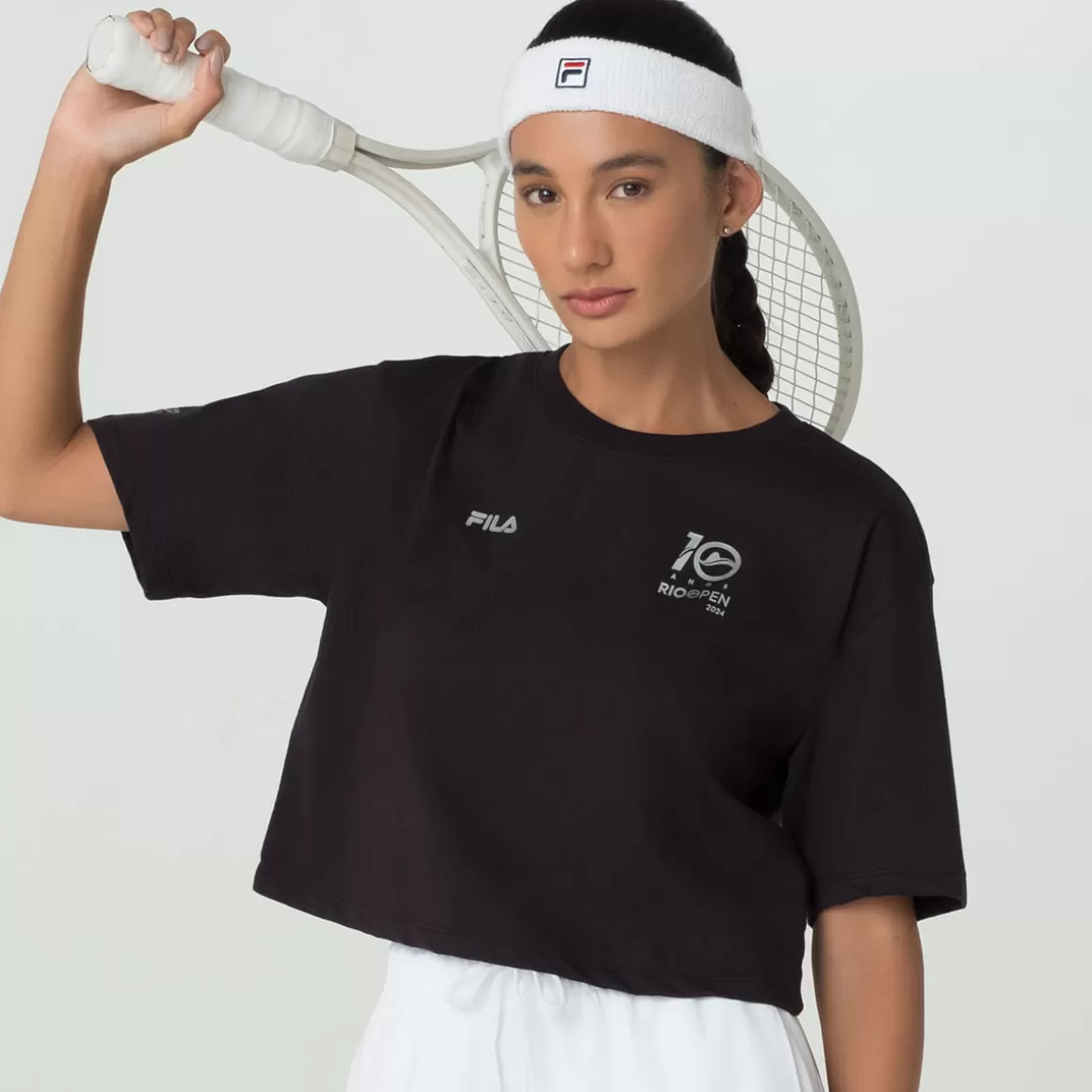 FILA Camiseta Selo Rio Open Feminina - * Blusas, camisetas e regatas