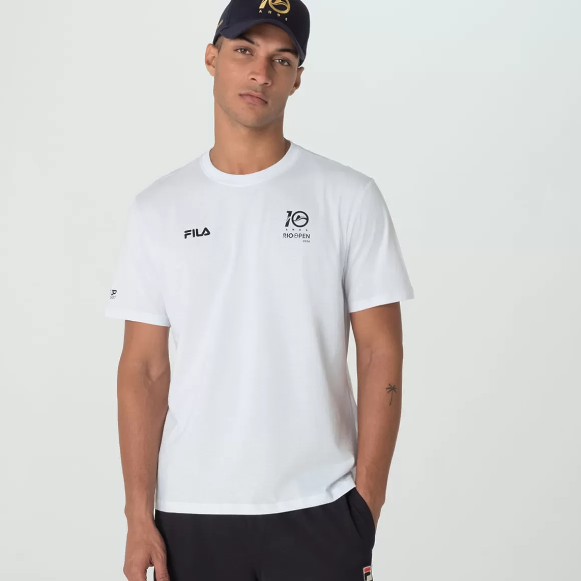 FILA Camiseta Selo Rio Open Masculina - * Camisetas e regatas