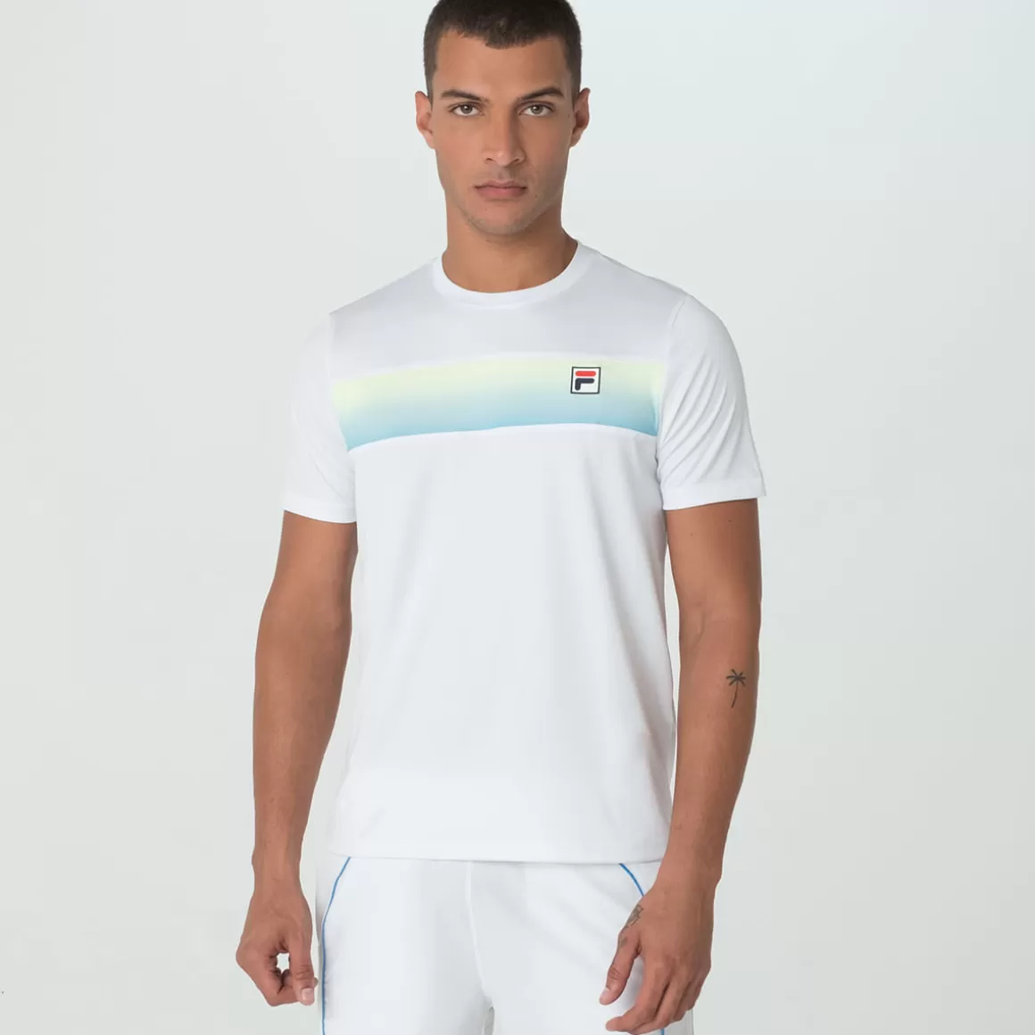 FILA Camiseta Tennis Degrade Masculina - * Respirabilidade | Roupas com Proteção UV