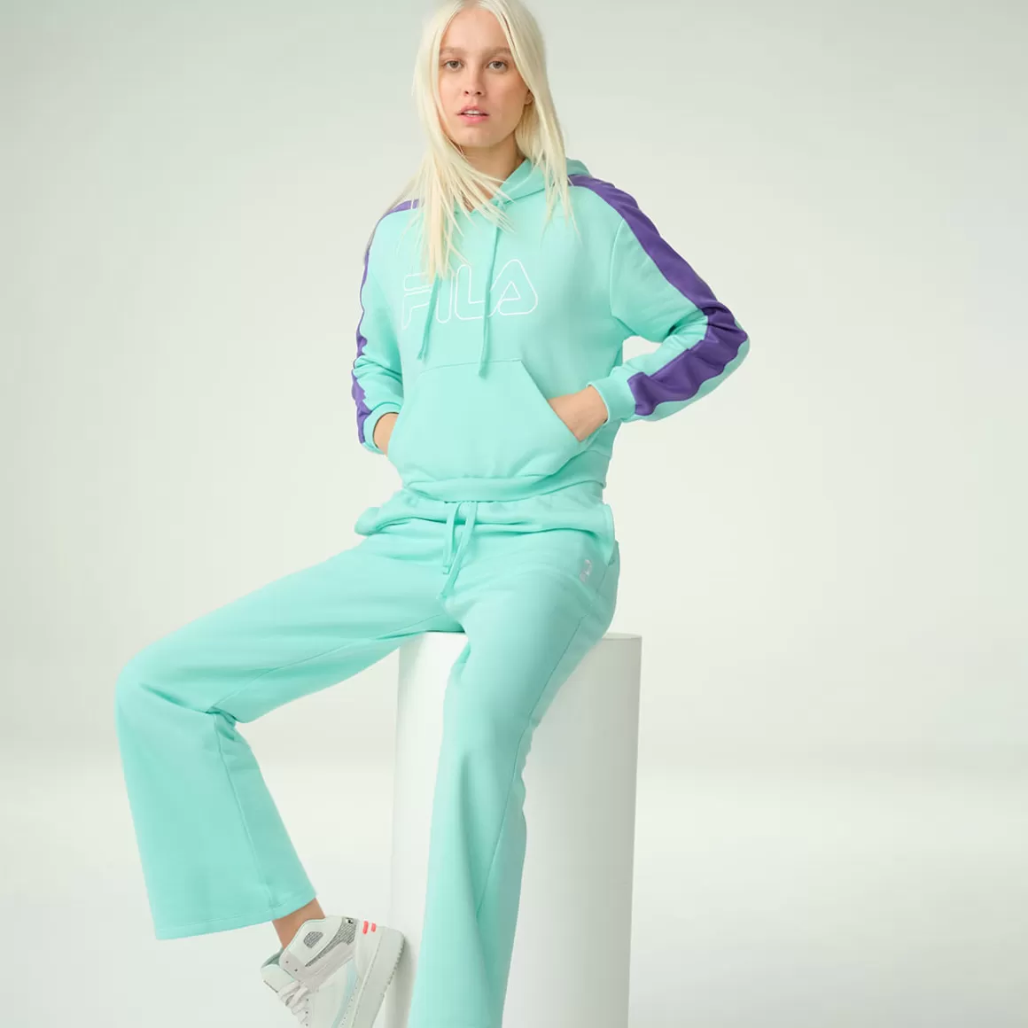 FILA Casaco Com Capuz Basic Colors Feminino - * Lifestyle | Moletons, casacos e jaquetas