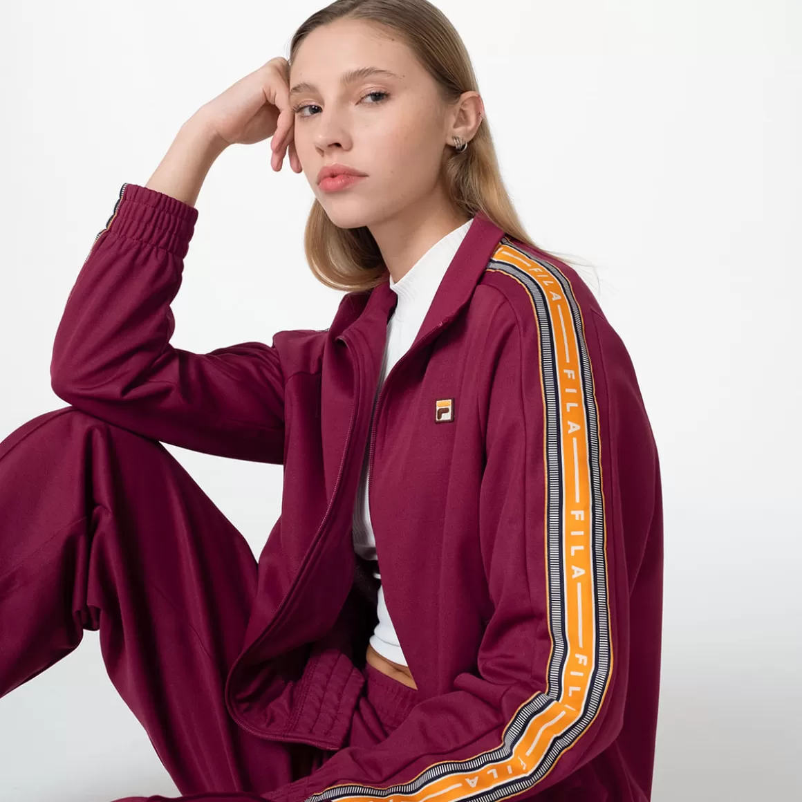 FILA Jaqueta Esportiva Feminina Track W/ Tape Bordô - * Heritage | Moletons, casacos e jaquetas