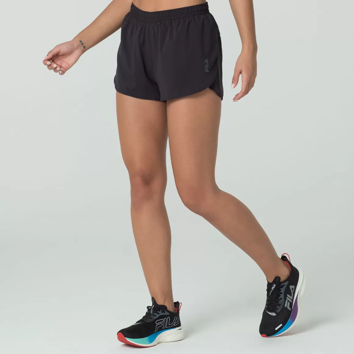 FILA Shorts Core Run Feminino - * Respirabilidade | Caminhada e corrida