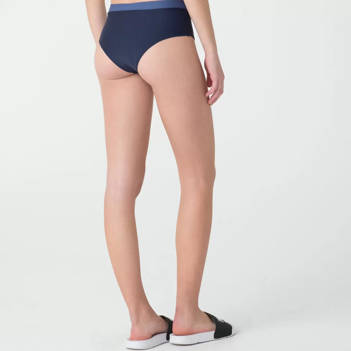 FILA Sunquini Bottom Sea Feminino - * Resistente à cloro | Roupas com Proteção UV